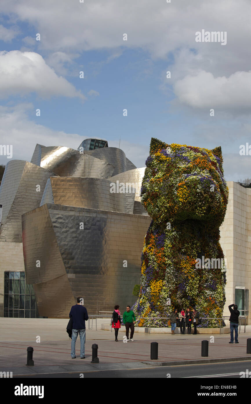 The flower cat at  Guggenheim Museum, Bilbao, Spain Stock Photo