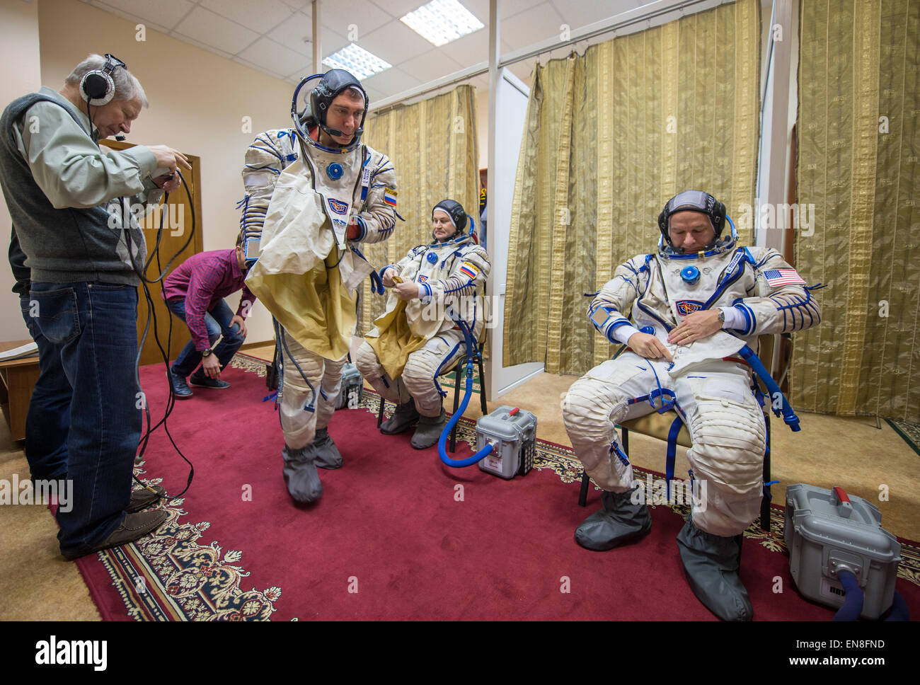 Backup crew for Expedition 43, including cosmonauts Sergei Volkov and ...