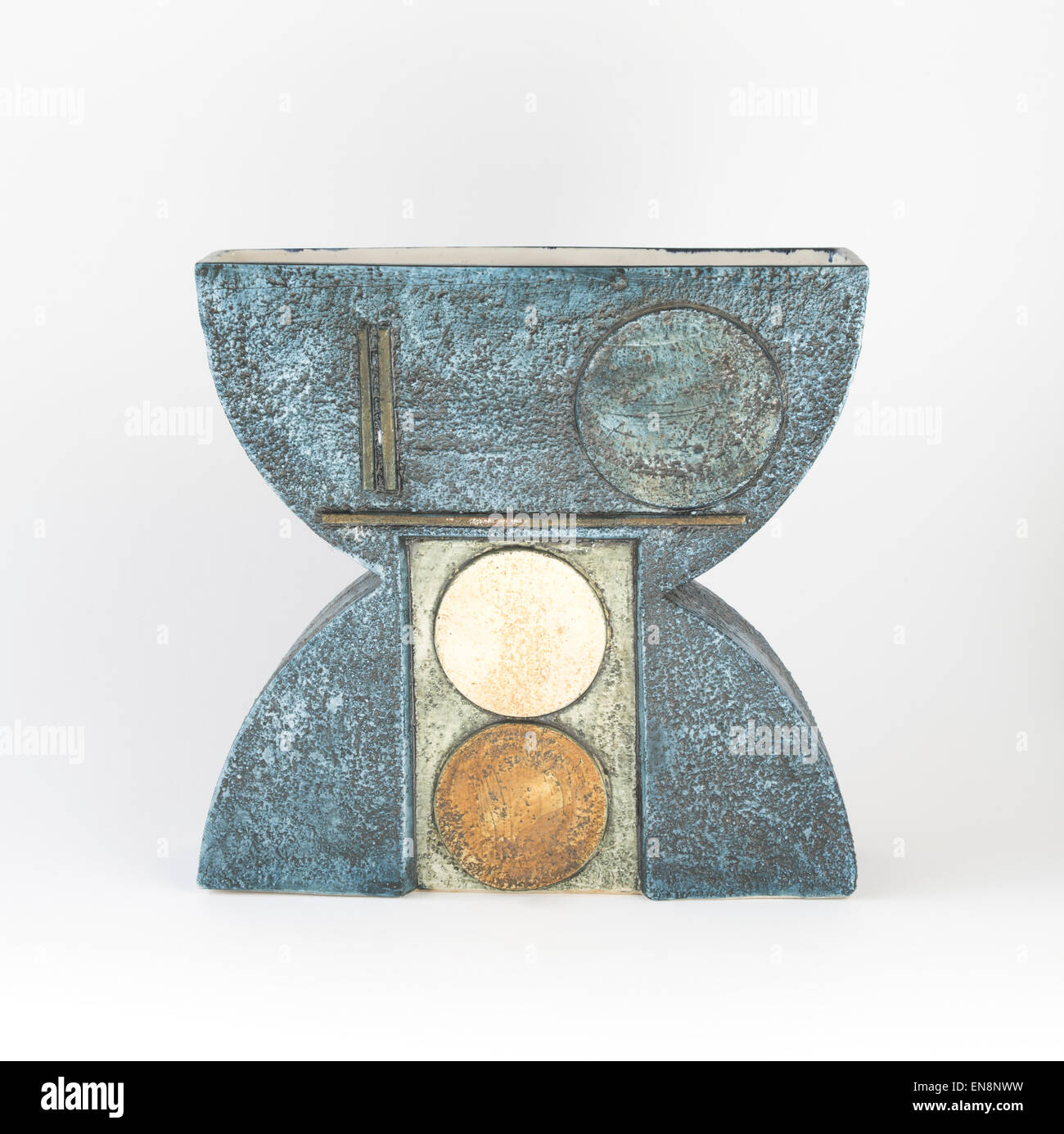 Troika Pottery, Troika was an art pottery operating in St. Ives