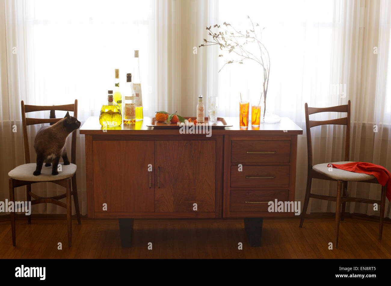 Home bar hires stock photography and images Alamy