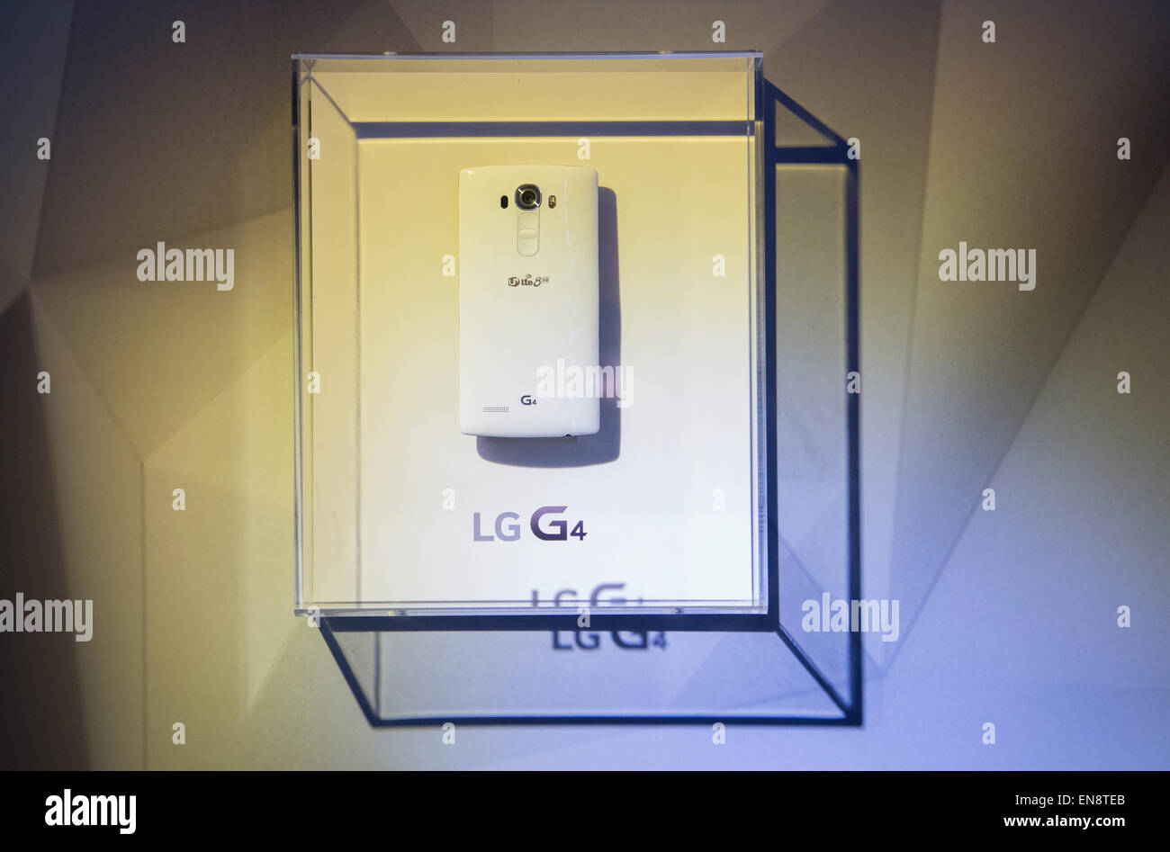 Seoul, South Korea. 29th April, 2015. LG Electronics' G4 smartphone is displayed in Seoul, South Korea. LG showcased its new G4 on Wednesday, that is equipped with 5.5-inch in-plane switching (IPS) QHD display, a Qualcomm Snapdragon 808 Processor with X10 LTE and a F 1.8 camera lens. The new smartphone runs on Google's Android 5.1 Lollipop and its local price is about US$770, according to local media. Credit:  Lee Jae-Won/AFLO/Alamy Live News Stock Photo