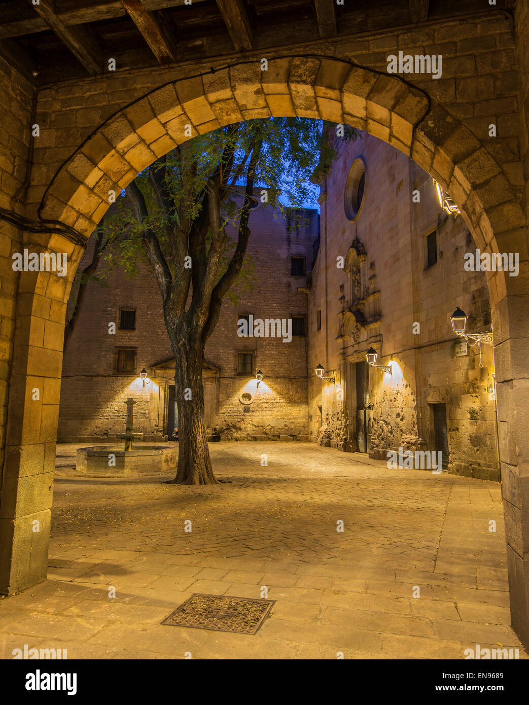 Plaza san felipe neri hires stock photography and images Alamy