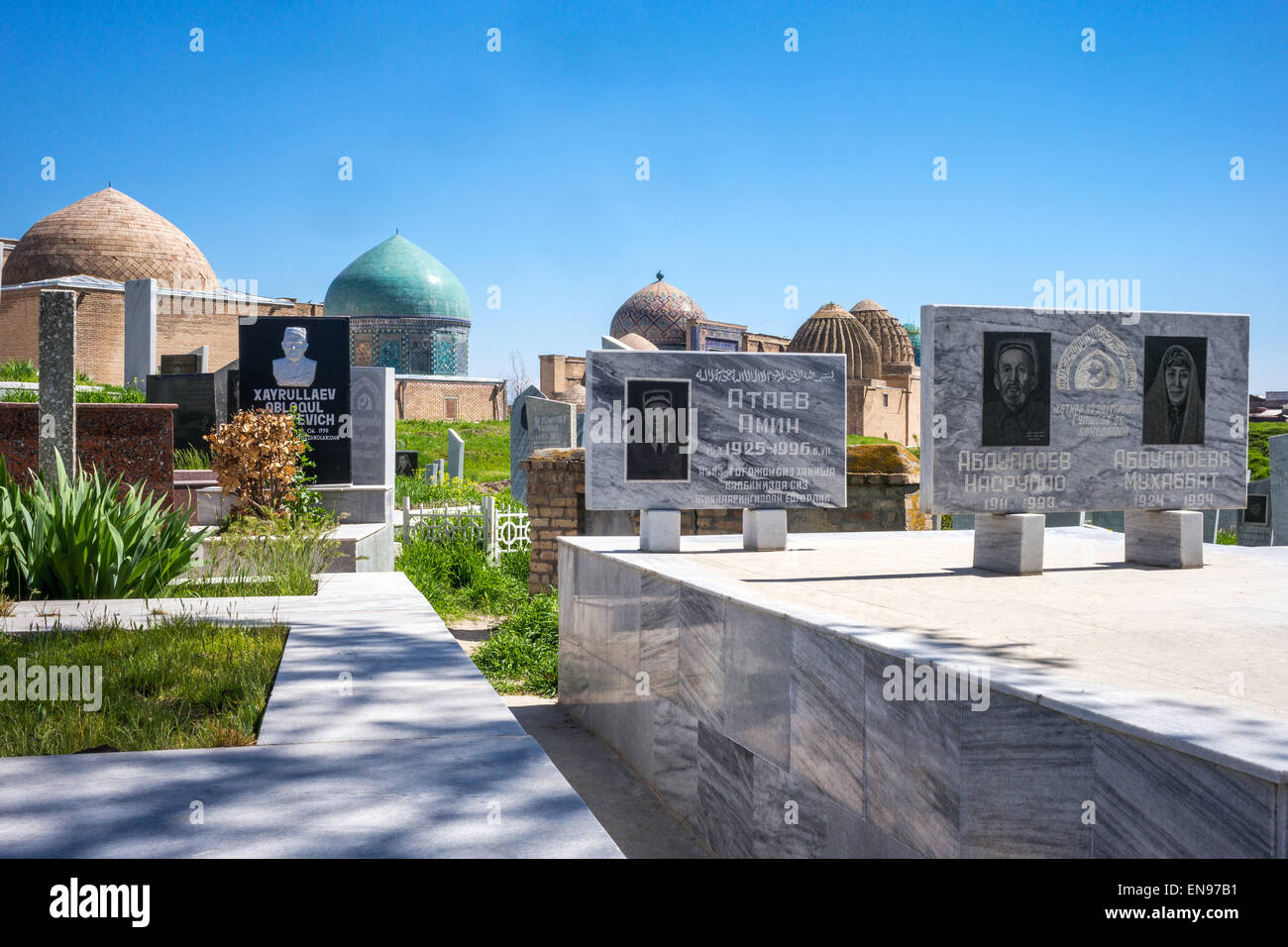 Uzbekistan, Samarkand, a modern cemetery at the entrance of the Shakhi Zinda Ensemble Stock Photo