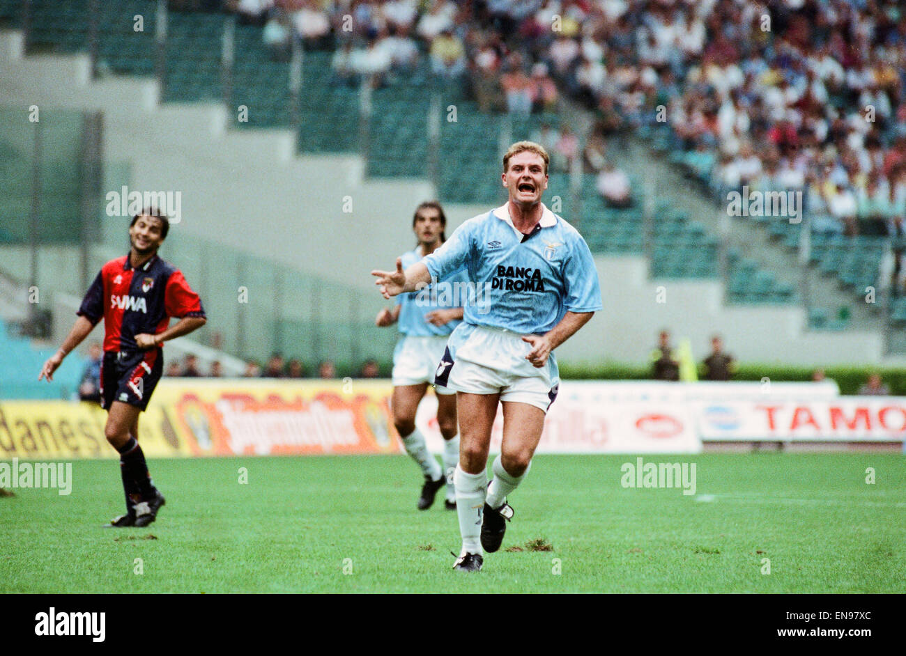 Italian Serie A league match at the Stadio Olimpico, Rome. Lazio v Genoa. Paul Gascoigne of Lazio makes his debut. 28th September 1992. Stock Photo