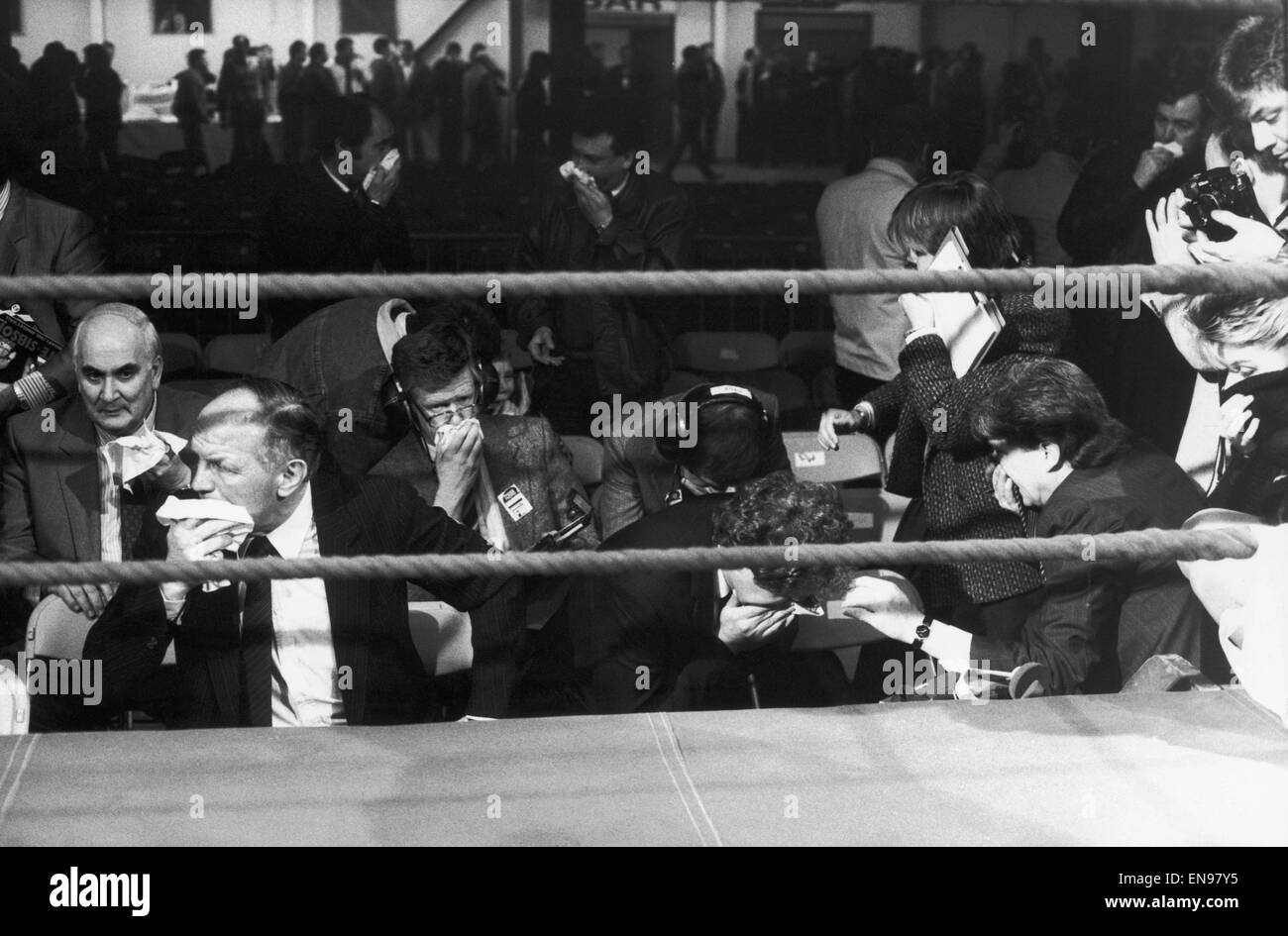 Tony Sibson v Frank Tate, 11th February 1988. A CS gas canister was thrown into the crowd. A mass brawl erupted as hundreds were overcome by fumes. Stock Photo