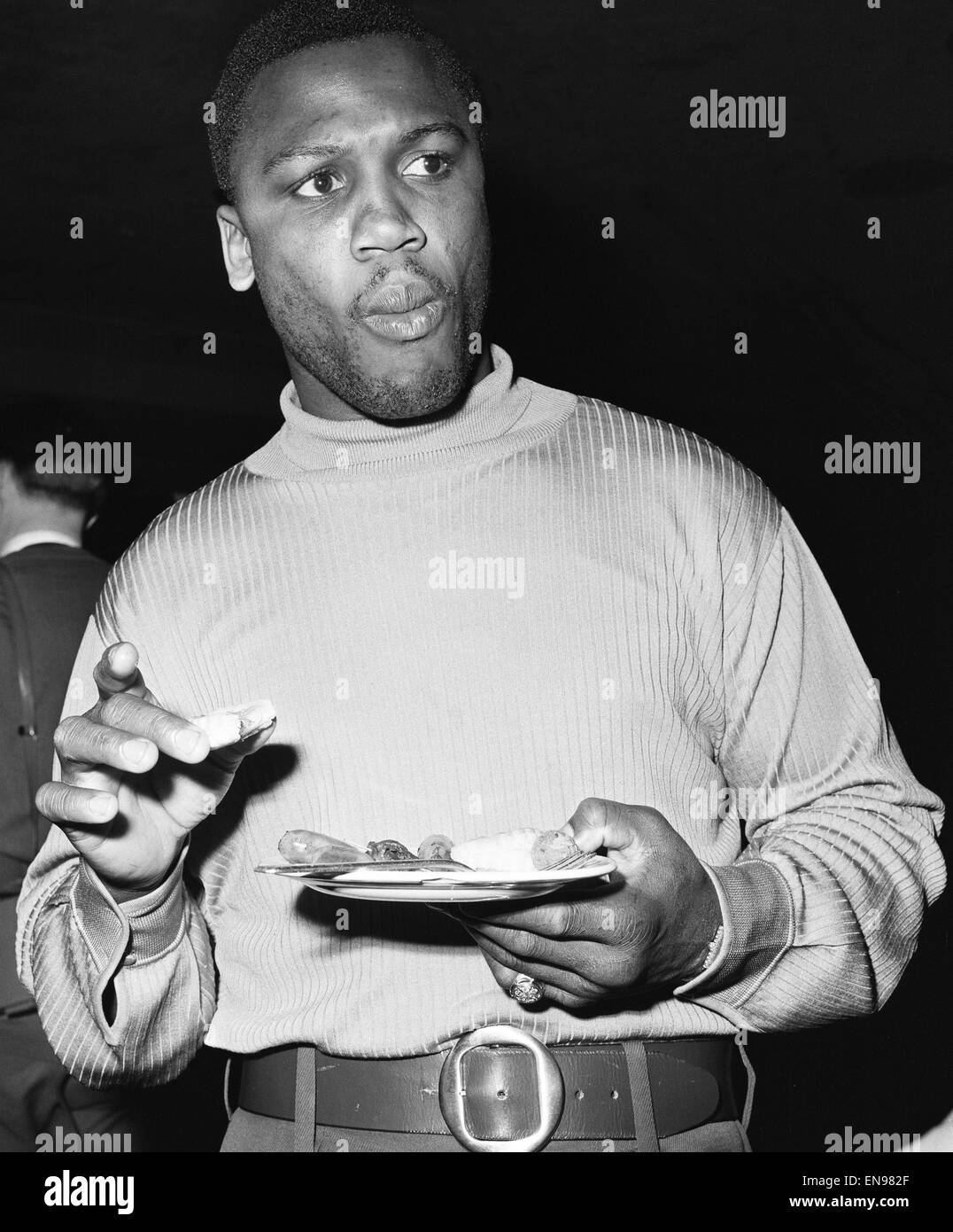 Joe frazier boxer hi-res stock photography and images - Alamy