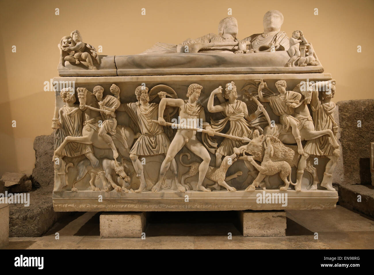 Roman sarcophagus. The Calydonian boart hunt. At the center, Meleager hunts Calydonian, before Artemis. Front panel. Marble. Stock Photo