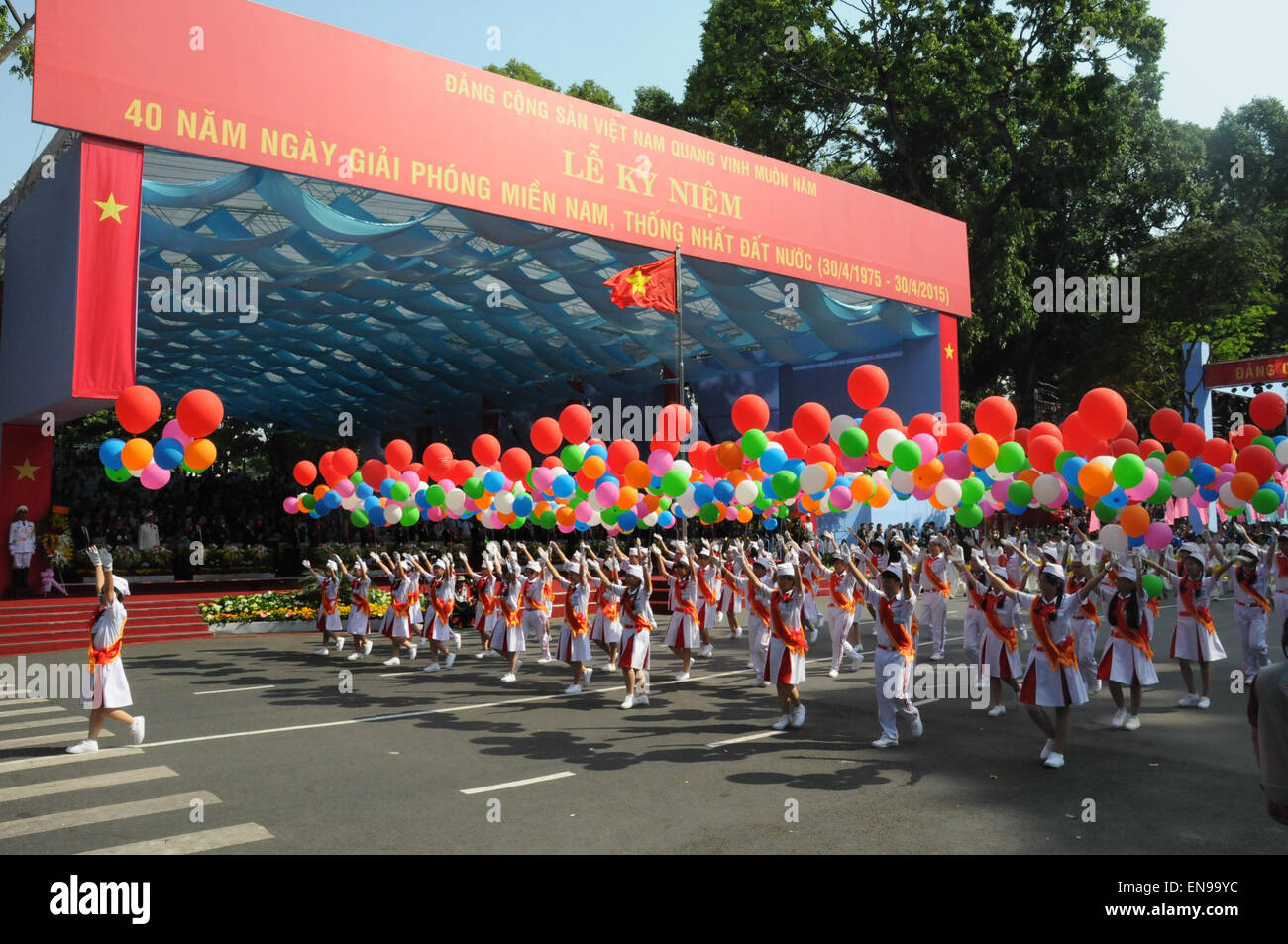 Ho Chi Minh, Vietnam. 30th Apr, 2015. Students participate in a parade