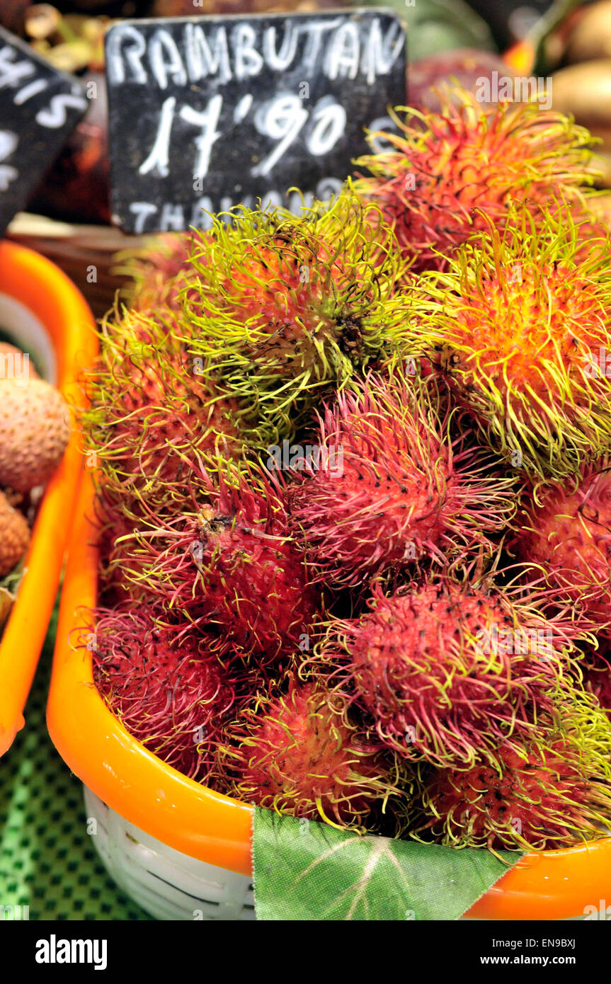 Fruit de ramboutan hires stock photography and images Alamy