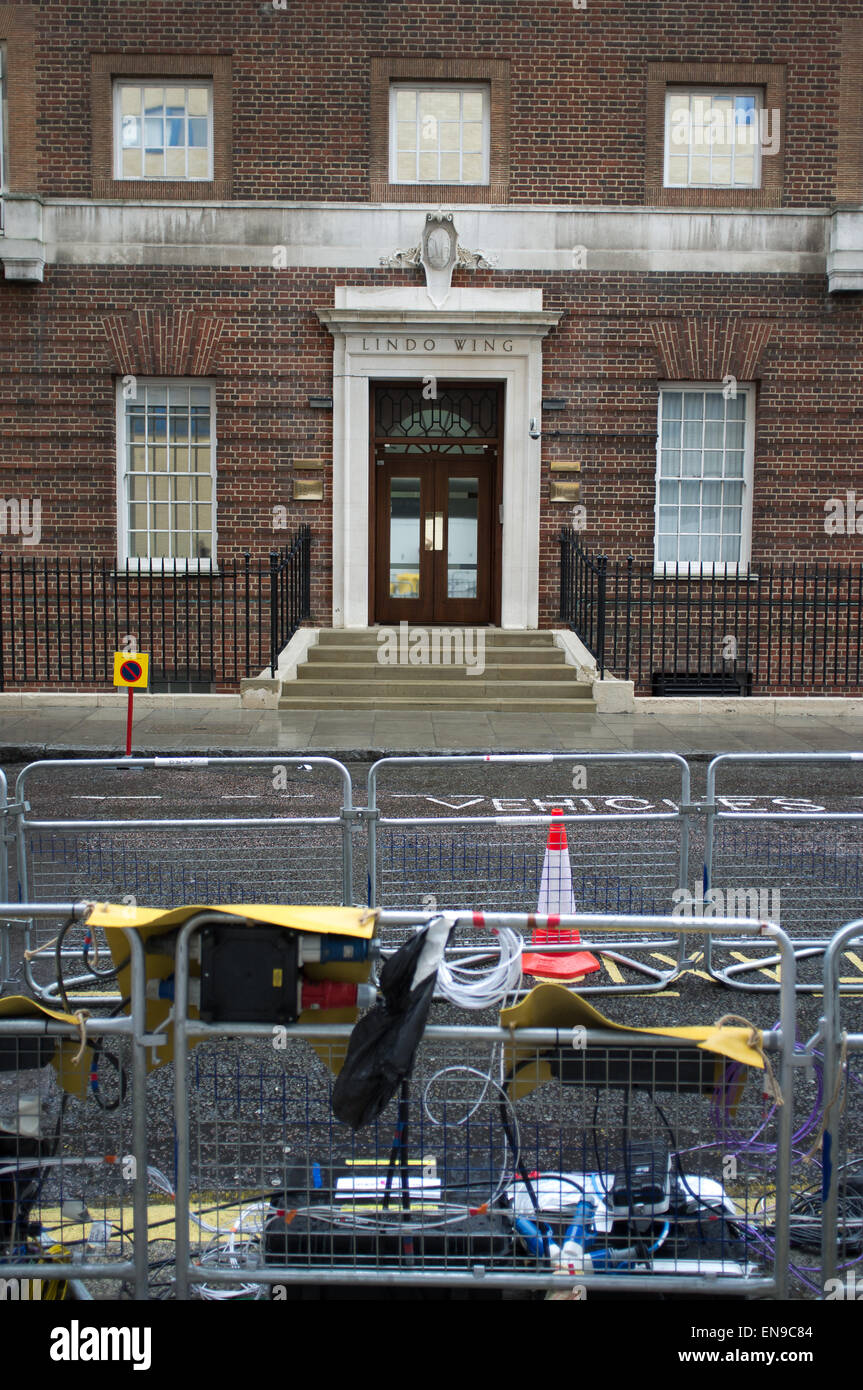 Press pens outside the Lindo Wing of St Marys Hospital Paddington. Stock Photo