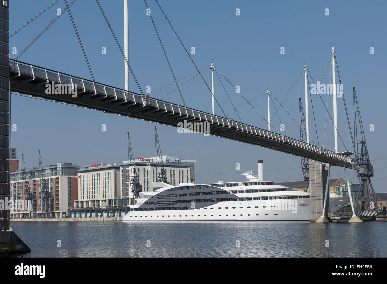 England, London, Victoria dock, footbridge & Sunborn floating hotel