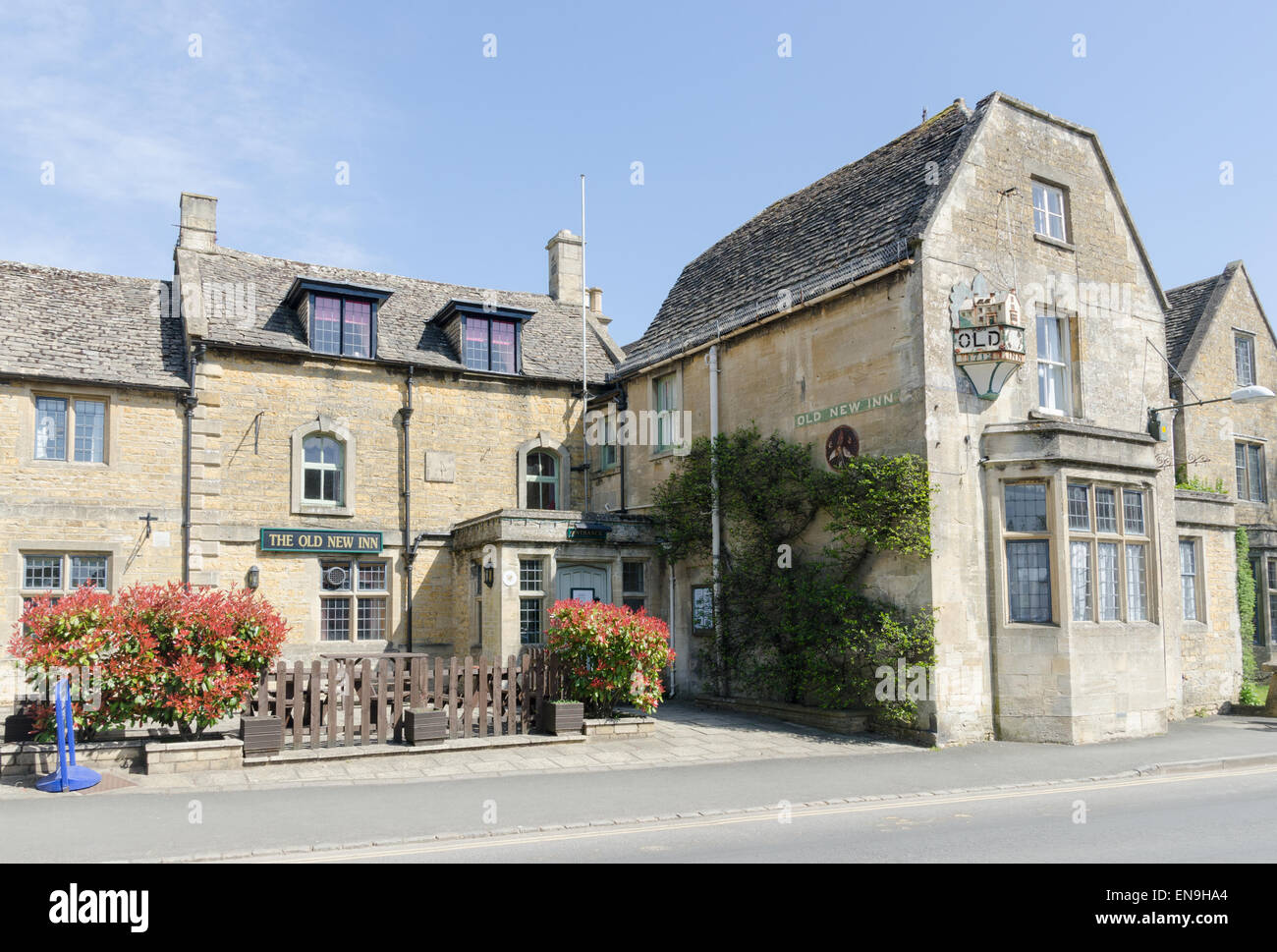 The Old New Inn Hotel and public house in Bourton-on-the-Water in the Cotswolds Stock Photo