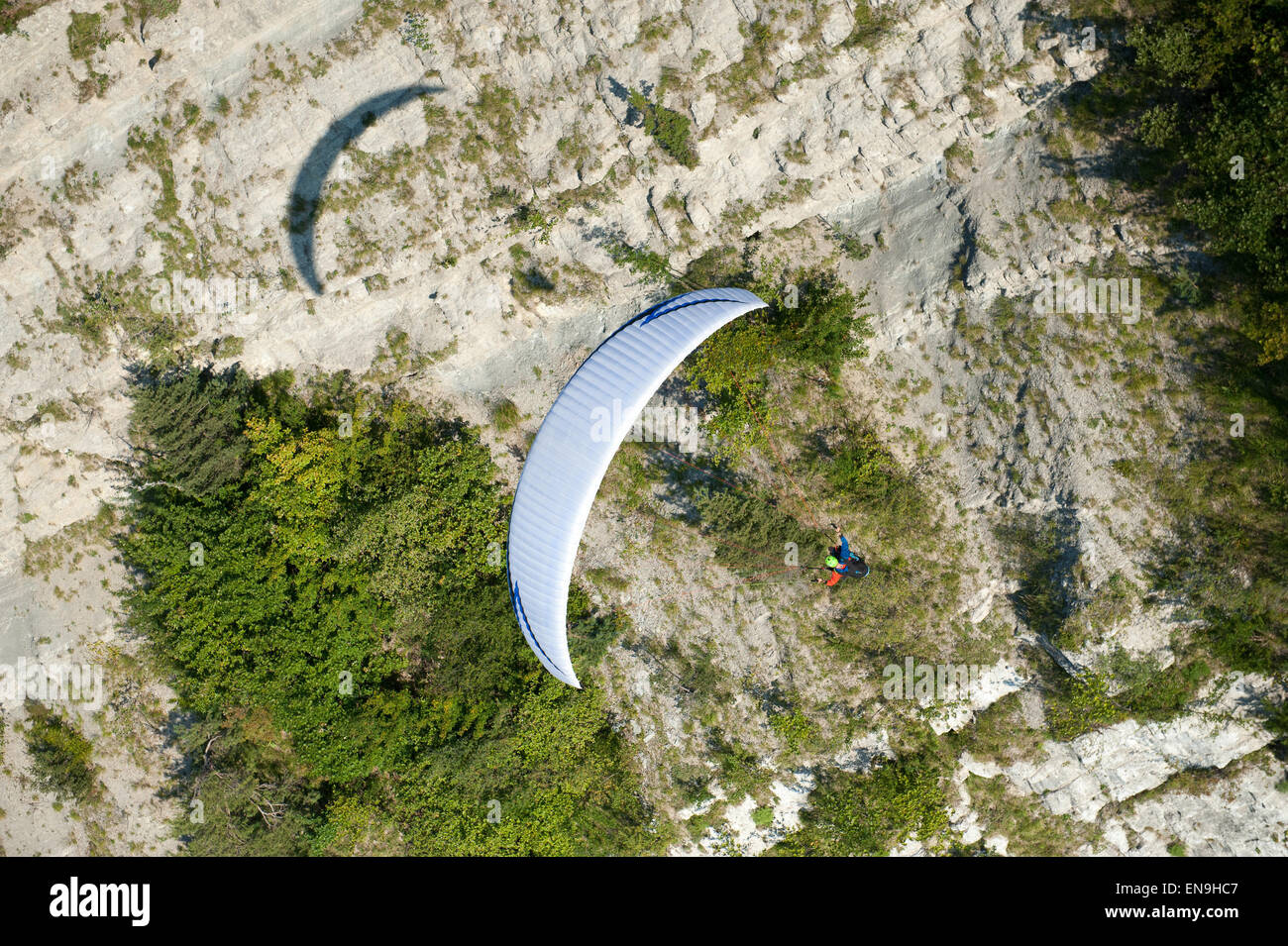 Chambéry (Savoy, eastern France), 2014/09/04: acrobatic paragliding. Stock Photo