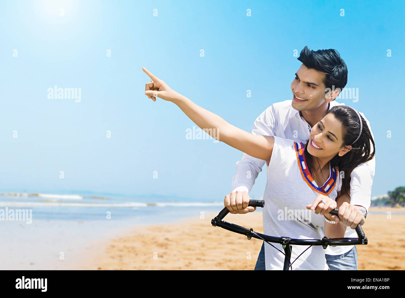 beach-and-couples-hi-res-stock-photography-and-images-alamy