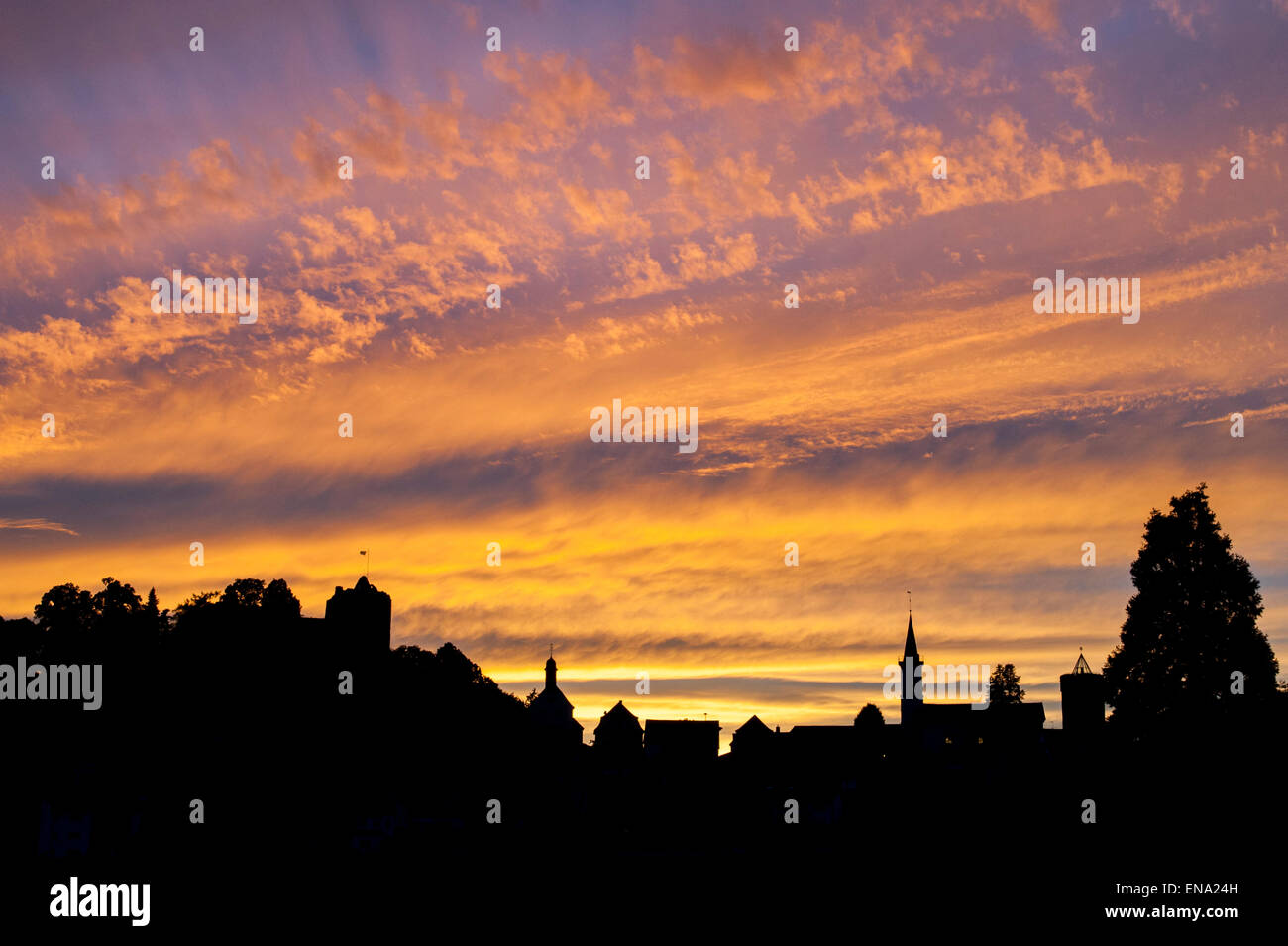 Abendhimmel über Lindenfels, Odenwald, Hessen, Deutschland | Evening sky over Lindenfels, Odenwald, Hesse, Germany Stock Photo