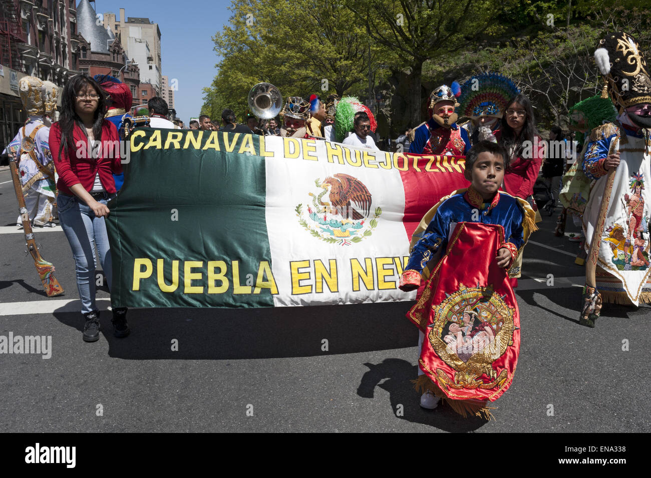 Cinco de Mayo parade on Central Park West in NYC Stock Photo Alamy