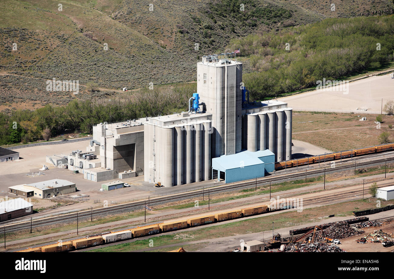 An aerial view of grain elevators for storing wheat and other cereal