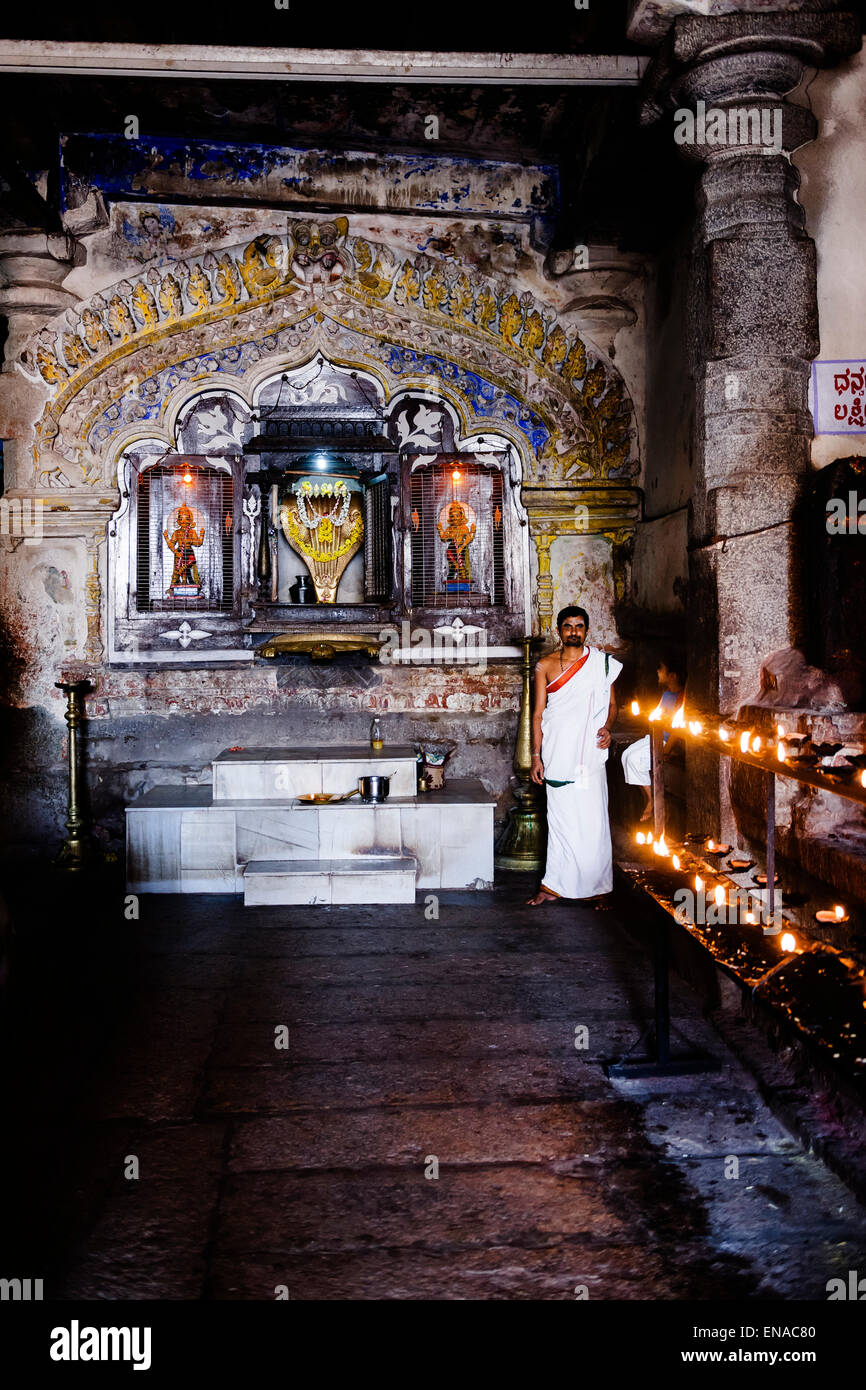 Inside the Virupaksha Temple, Hampi Stock Photo - Alamy