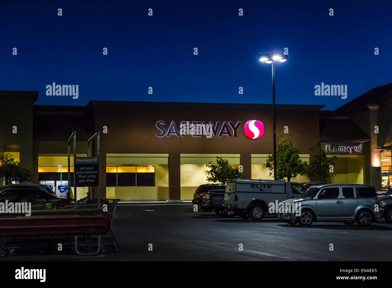 A Safeway store at night in Modesto California Stock Photo