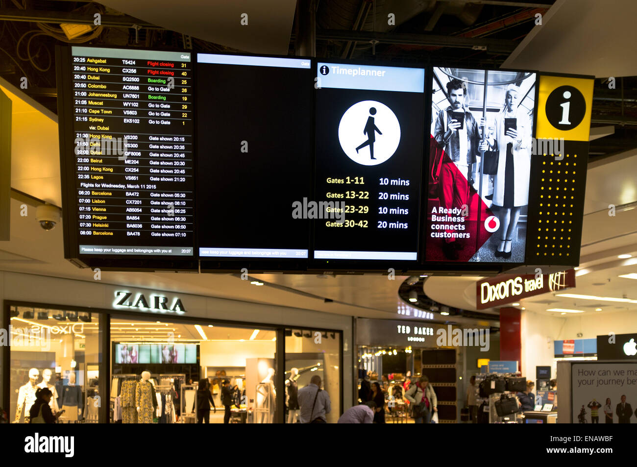 dh Terminal 3 HEATHROW AIRPORT LONDON Airports sign interior departure board international departures information uk Stock Photo