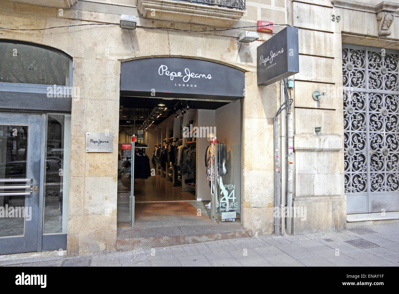 Pepe Jeans, London shop in Tarragona, Catalonia, Spain Stock Photo - Alamy