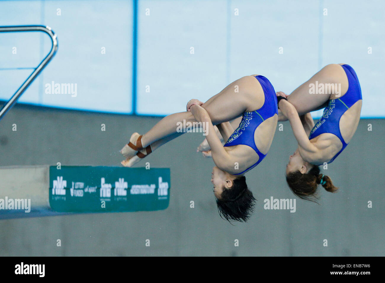 London, UK. 01st May, 2015. FINA World Series Diving. Women's 10m Synchro Platform. Eventual Silver medallists Mun Yee Leong & Jun Hoong Cheong of Malayasia in action Credit:  Action Plus Sports/Alamy Live News Stock Photo