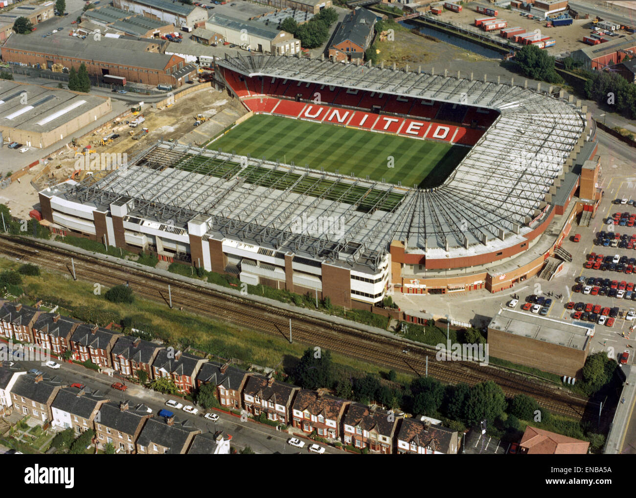 old-trafford-exterior