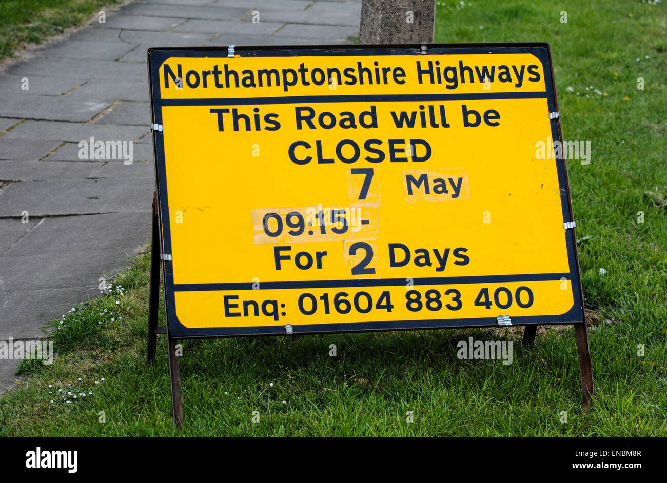Road closure sign Stock Photo Alamy