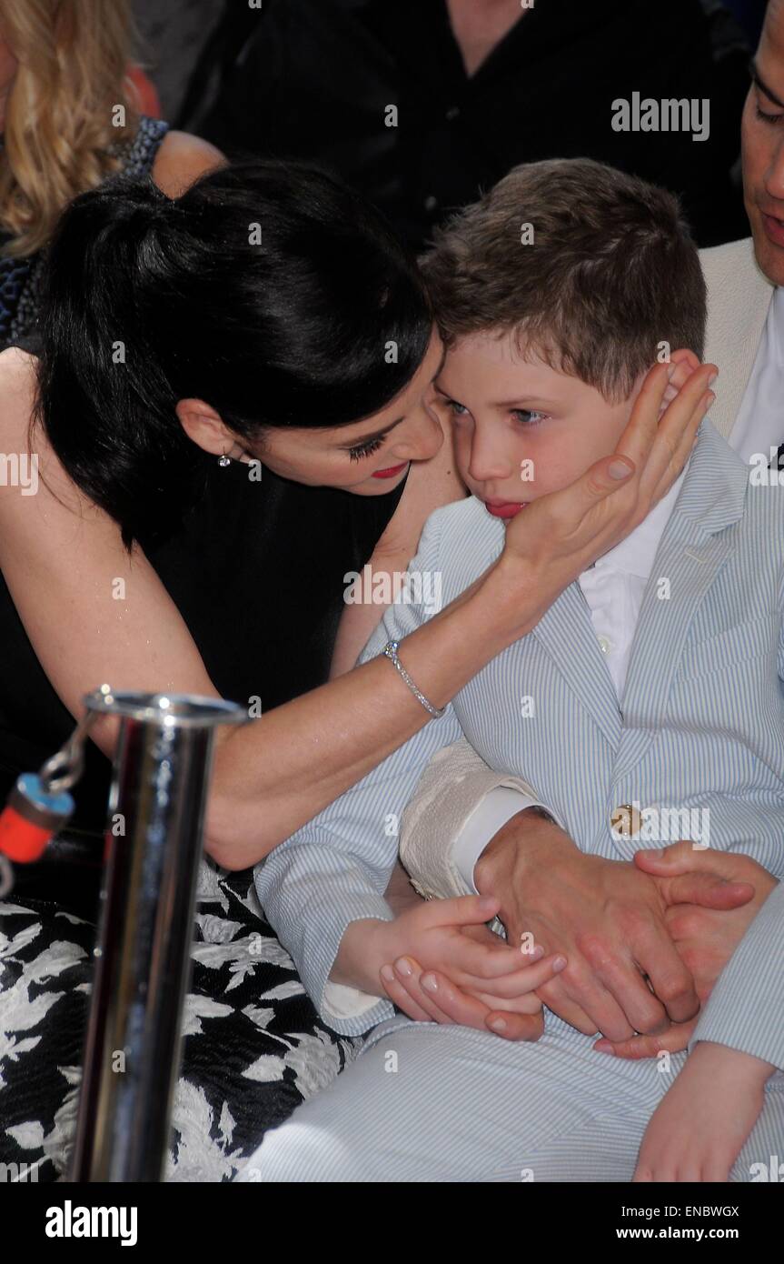 Los Angeles, CA, USA. 1st May, 2015. Julianna Margulies, Kieran Lindsay