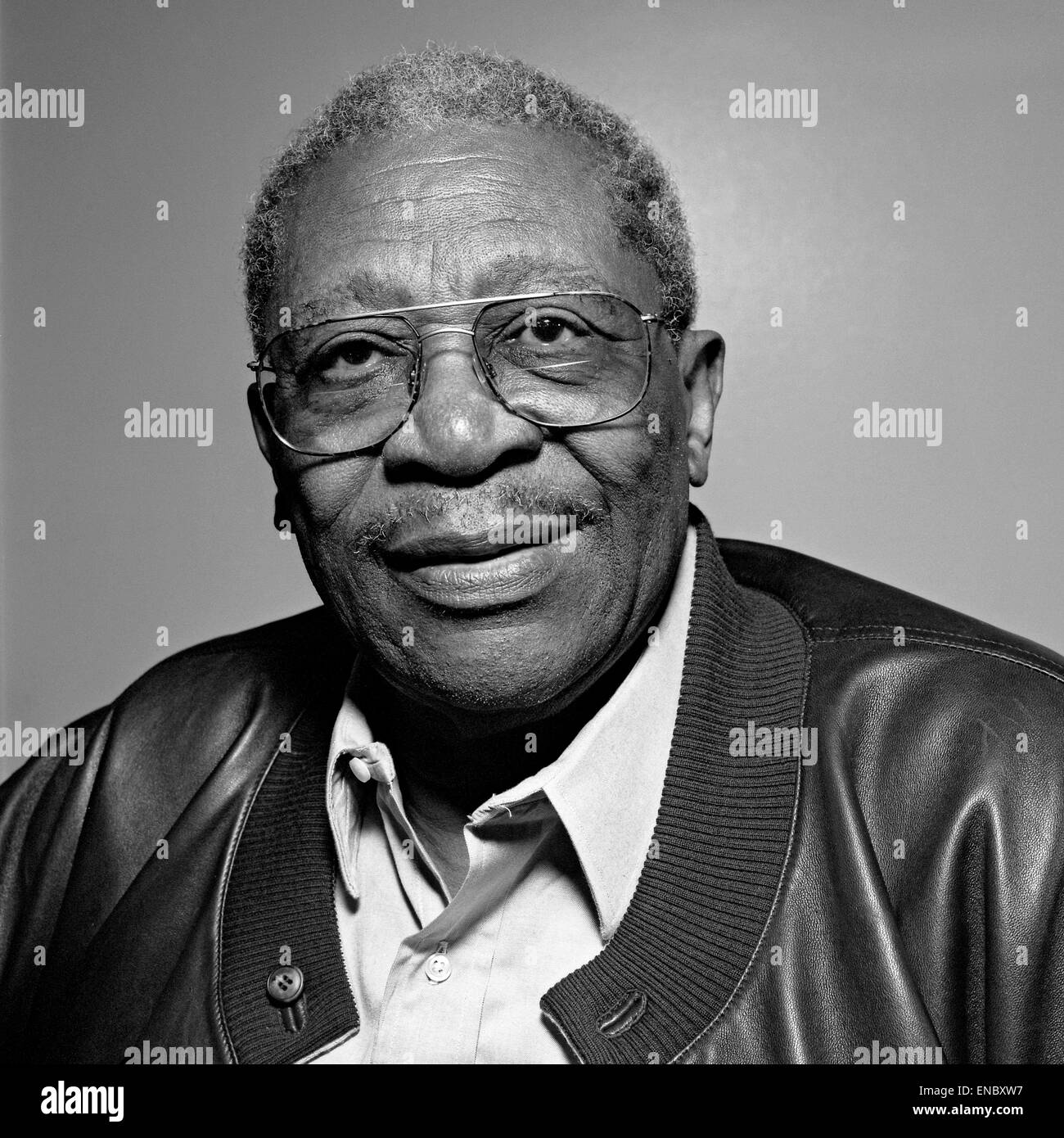 File. 1st May, 2015. Blues legend B.B. KING has entered into hospice care Friday at his home in Las Vegas. The 89-year-old musician posted thanks on his official website for fans' well-wishes and prayers after he returned home from a brief hospitalization, said L. Toney, King's longtime business manager and current power-of-attorney. Pictured: Jun 11, 2007 - Miami, Florida, USA - Musician BB KING photographed in Miami, Florida. (Credit Image: ï¿½ David Jacobs/ZUMA Press) Stock Photo