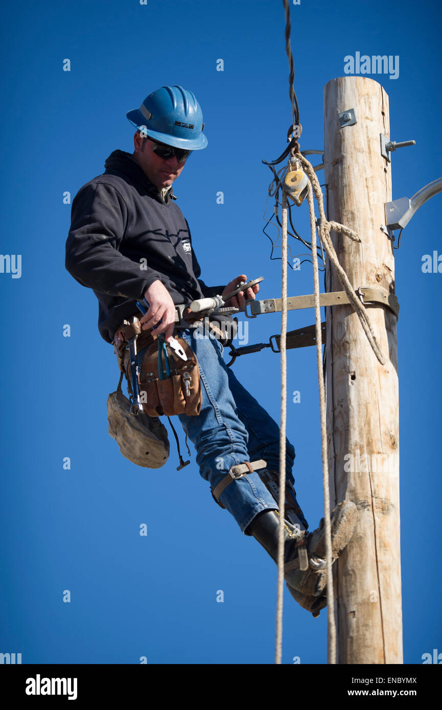 Utility worker hi-res stock photography and images - Alamy