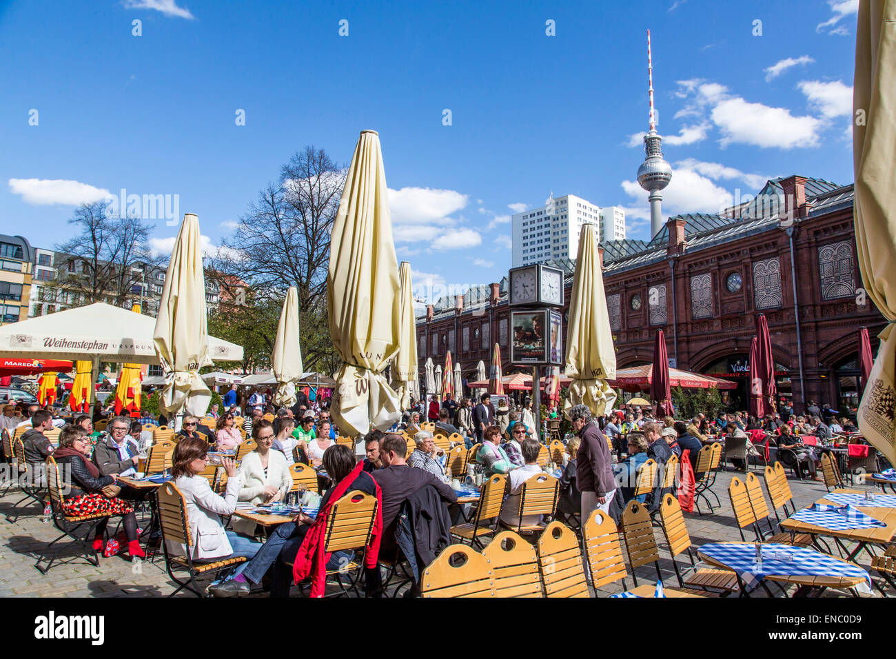 Hackescher Markt, Berin-center, cafés, restaurants, beer garden, Berlin ...