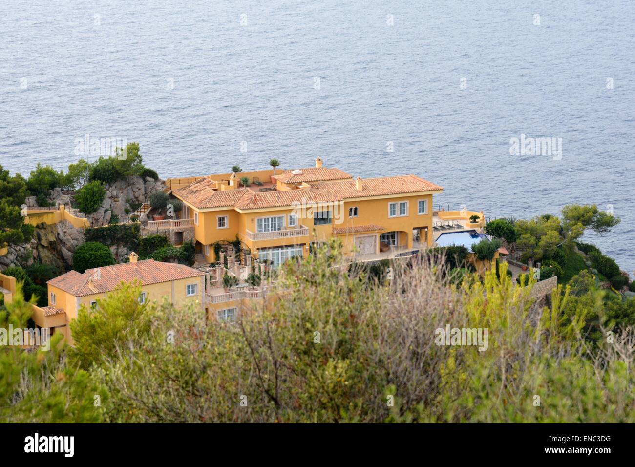 Carsten Maschmeyer has bought the estate for 7 million from Uwe Kutz. After some modifications ...