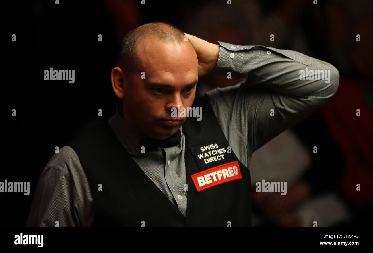 Sheffield, UK. Stuart Bingham faces Judd Trump in the last 4 of the ...