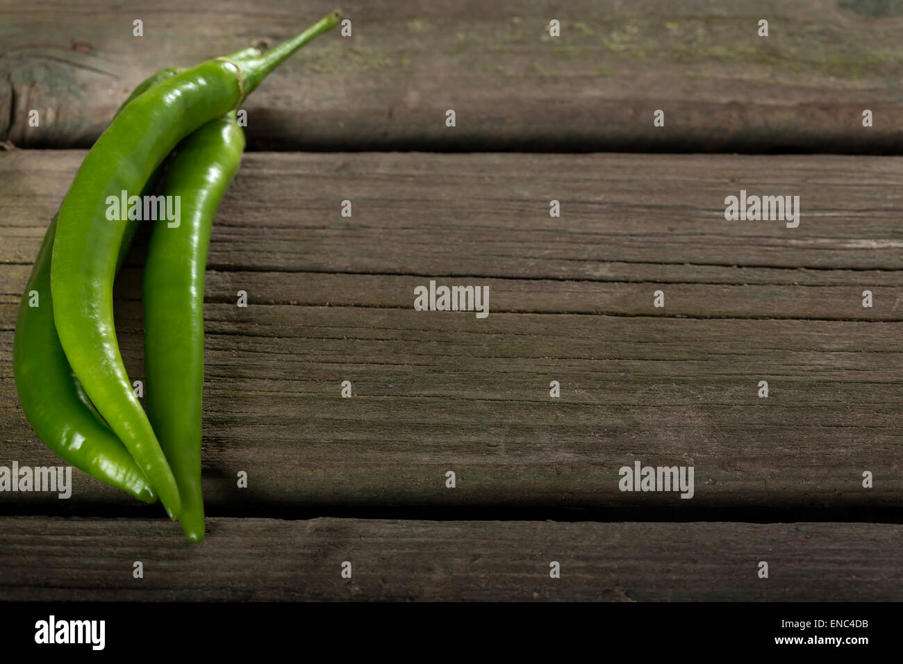 Peppers wood hi-res stock photography and images - Alamy