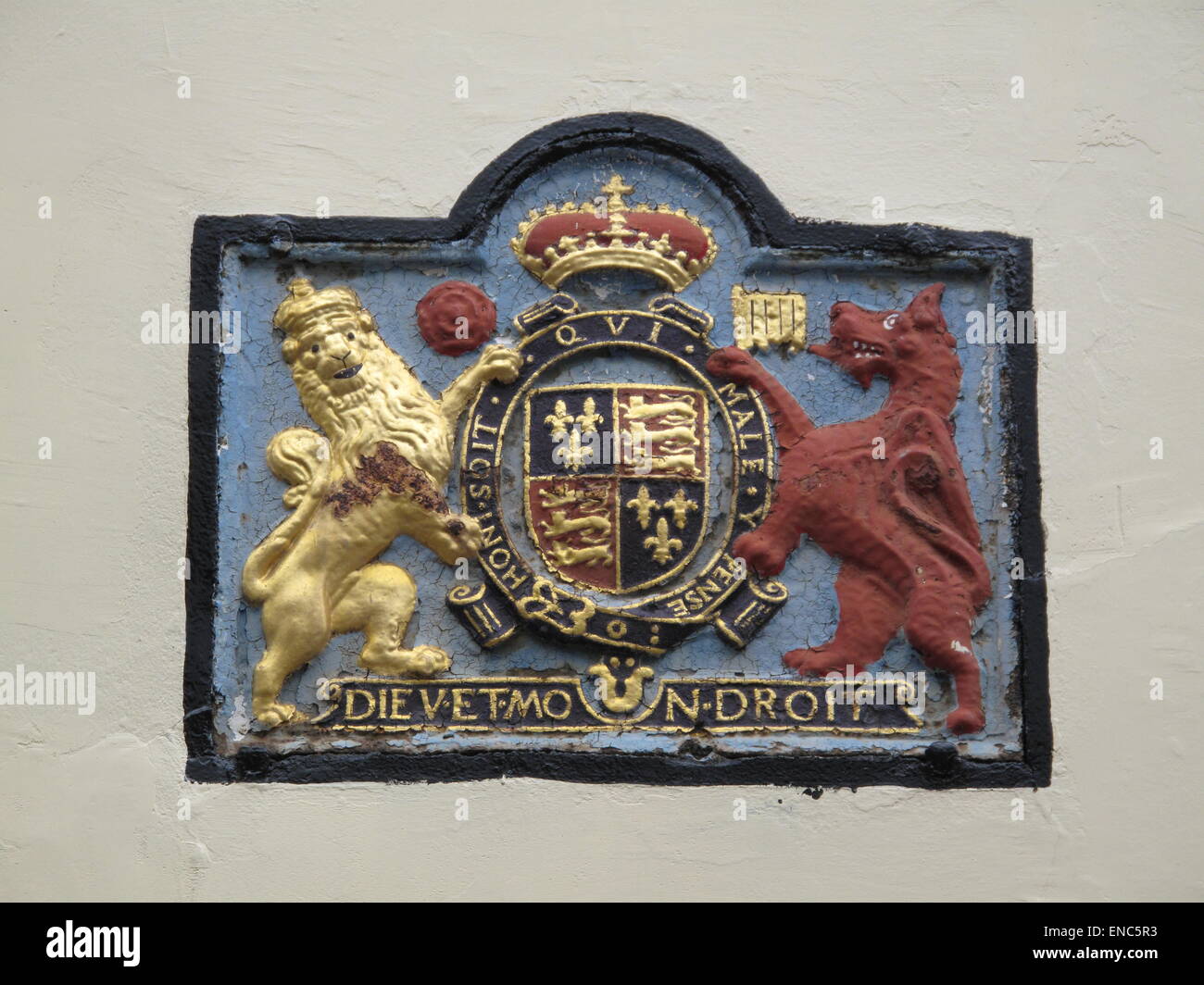 Dieu et mon Droit sign on 16th Century court house in Sandwich Kent Stock Photo