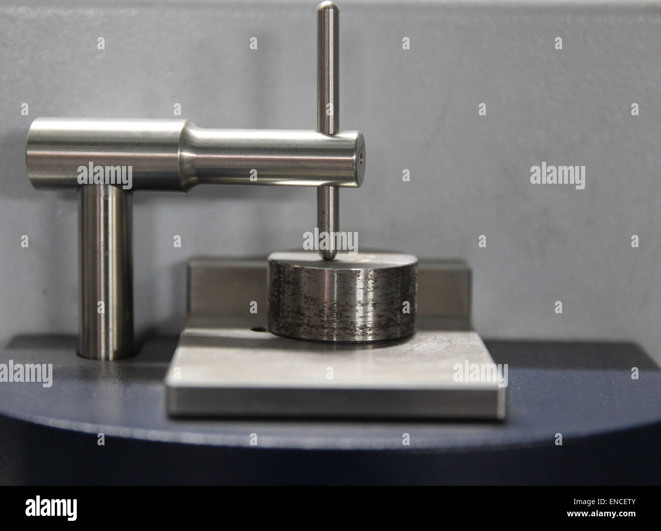 working tool spectrometer instrument to determine the chemical