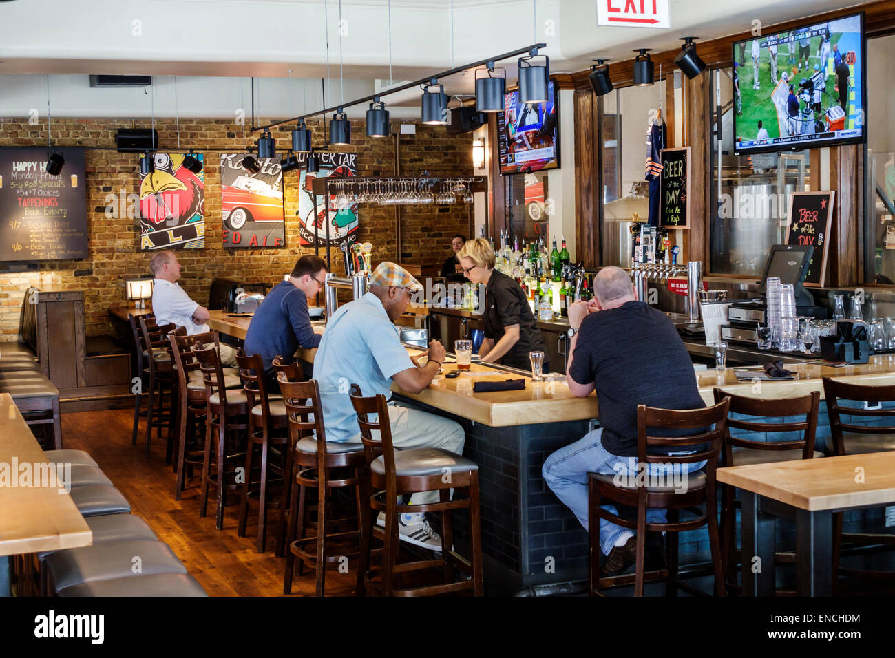Chicago Illinois,River water North,urban neighborhood,Grand Avenue,Rock Bottom Restaurant and Brewery,restaurant restaurants fooddining eating out caf Stock Photo