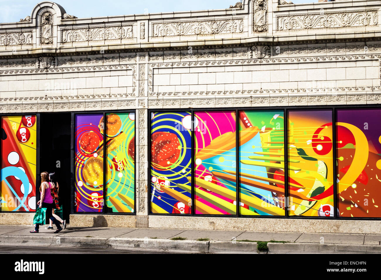 Chicago Illinois,North Side,Lincoln Park,West Fullerton Avenue,neighborhood,community area,mural,street scene,woman female women,young adult,walking,b Stock Photo