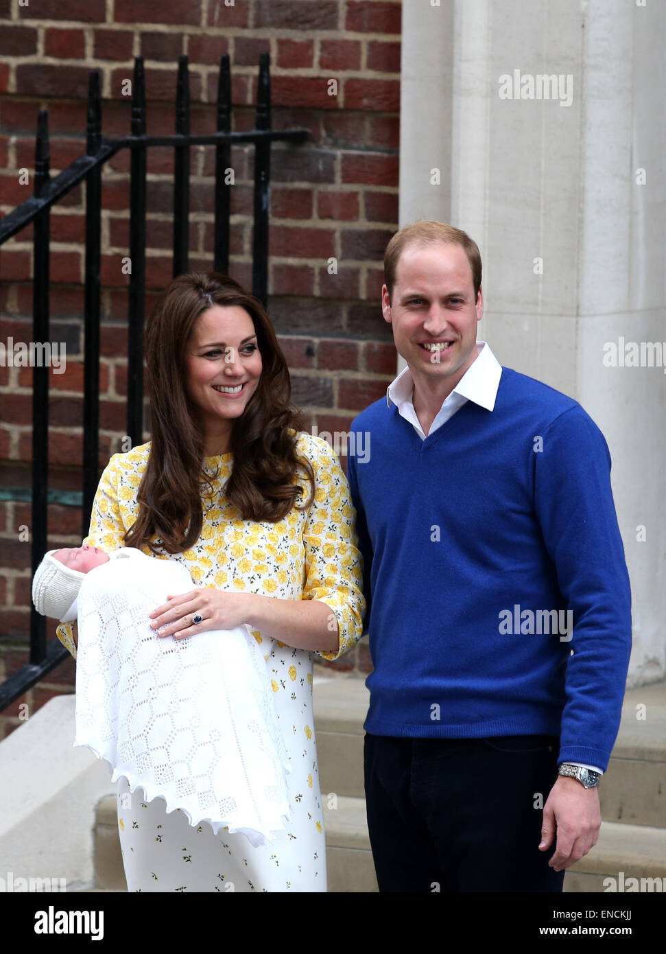 London, UK. 2nd May, 2015. The newborn baby girl makes her first appearance to the public with the Duke of Cambridge and the Duchess outside St. Mary's Hospital in London, on May 2, 2015. Credit:  Han Yan/Xinhua/Alamy Live News Stock Photo