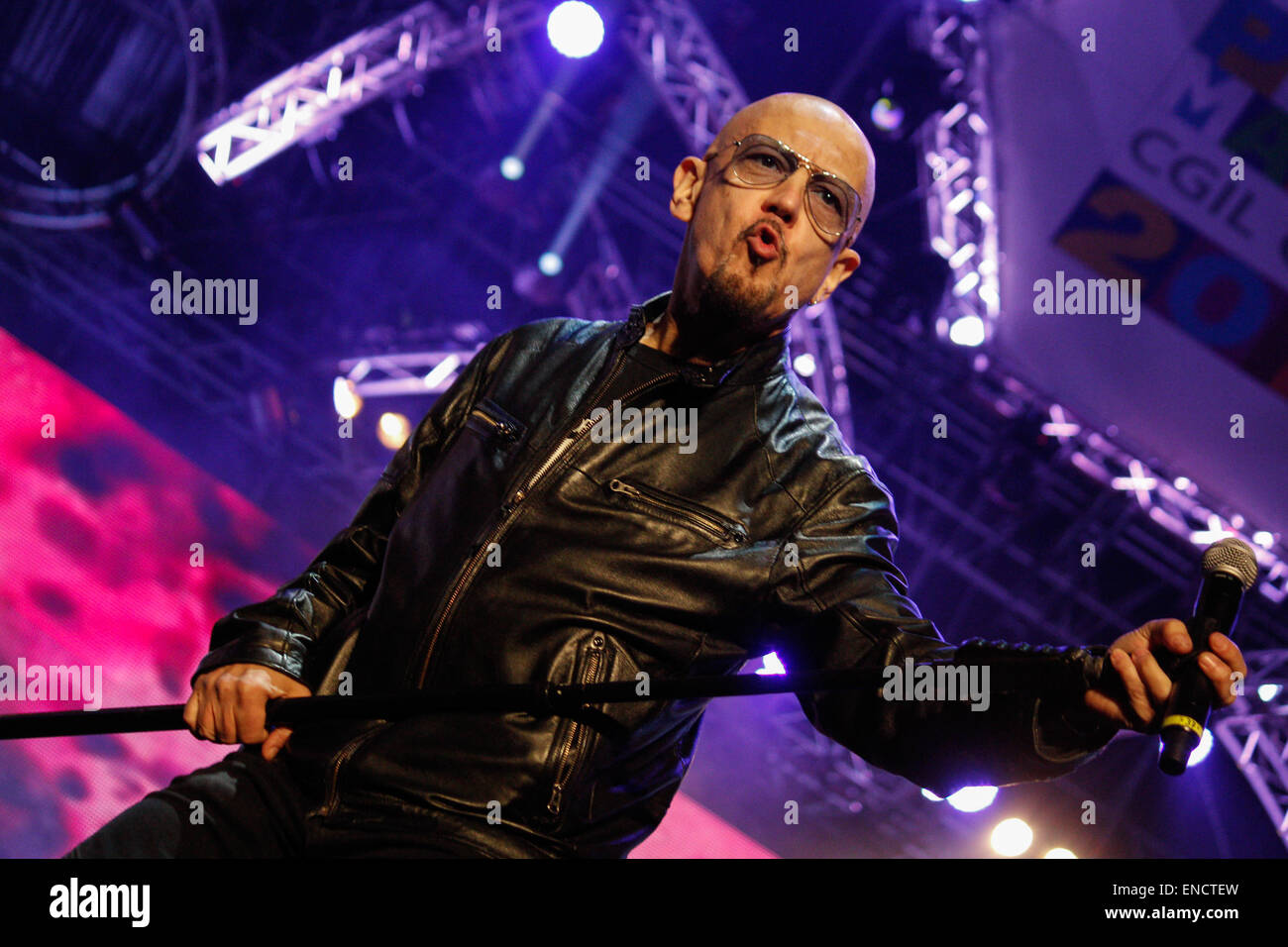 Enrico Ruggeri performed live at the annual May Day Concert, held from the three main Italian trade unions: CGIL, CISL and UIL at Piazza S. Giovanni in Rome. This is the 25th edition of the May Day Concert. (photo by Elena Aquila/Pacific Press) Stock Photo