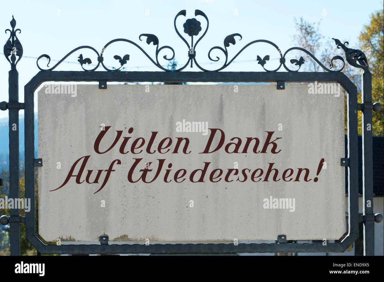 signboard 'Vielen Dank - Auf Wiedersehen' at Obersdorf, Bad Mitterndorf, Styria, Austria Stock Photo