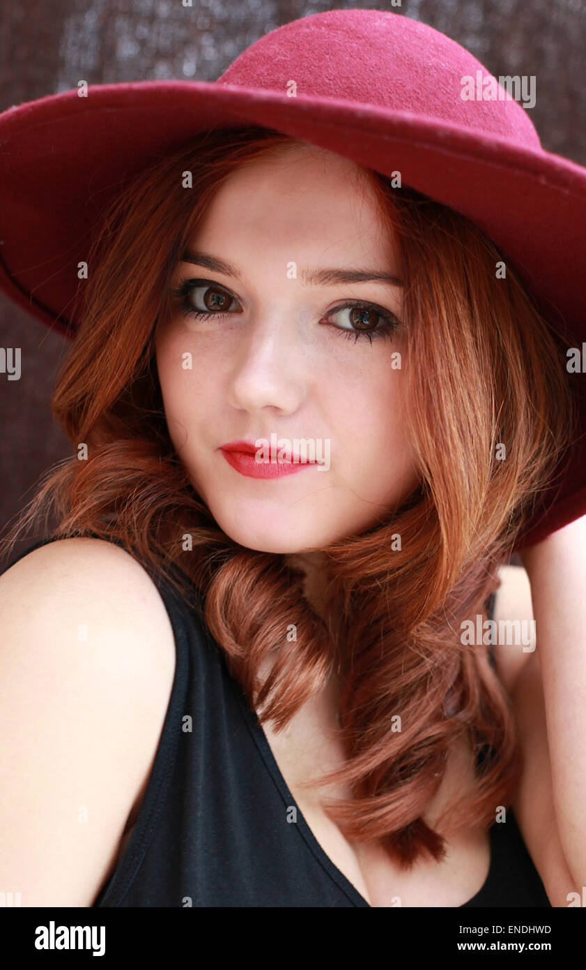 Floppy hat girl hires stock photography and images Alamy