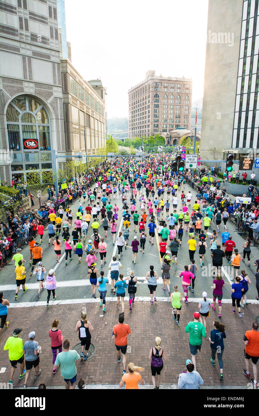 Pittsburgh, USA. 3rd May, 2015. Runners from Pittsburgh and around the