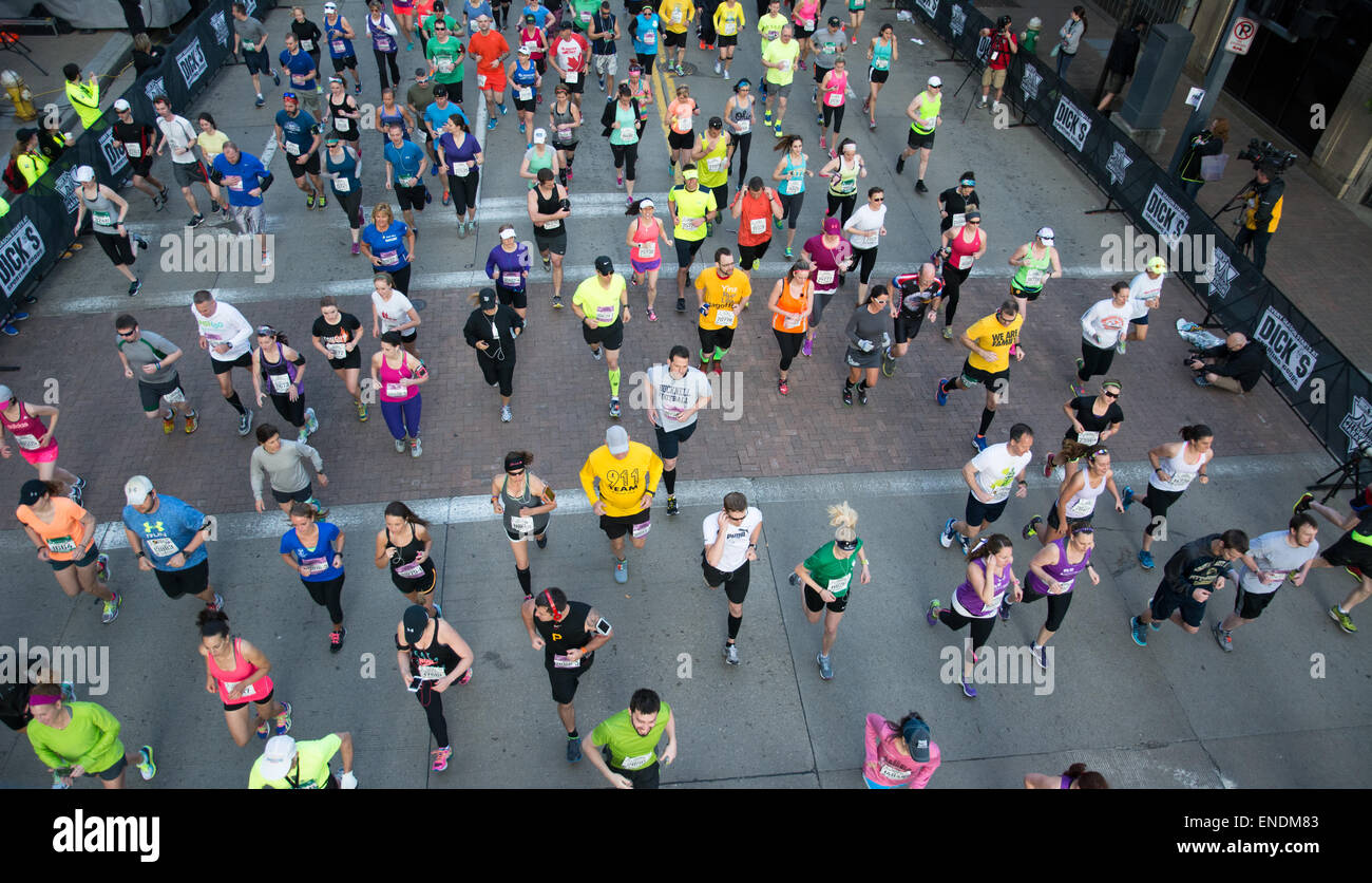 Pittsburgh, USA. 3rd May, 2015. Runners from Pittsburgh and around the