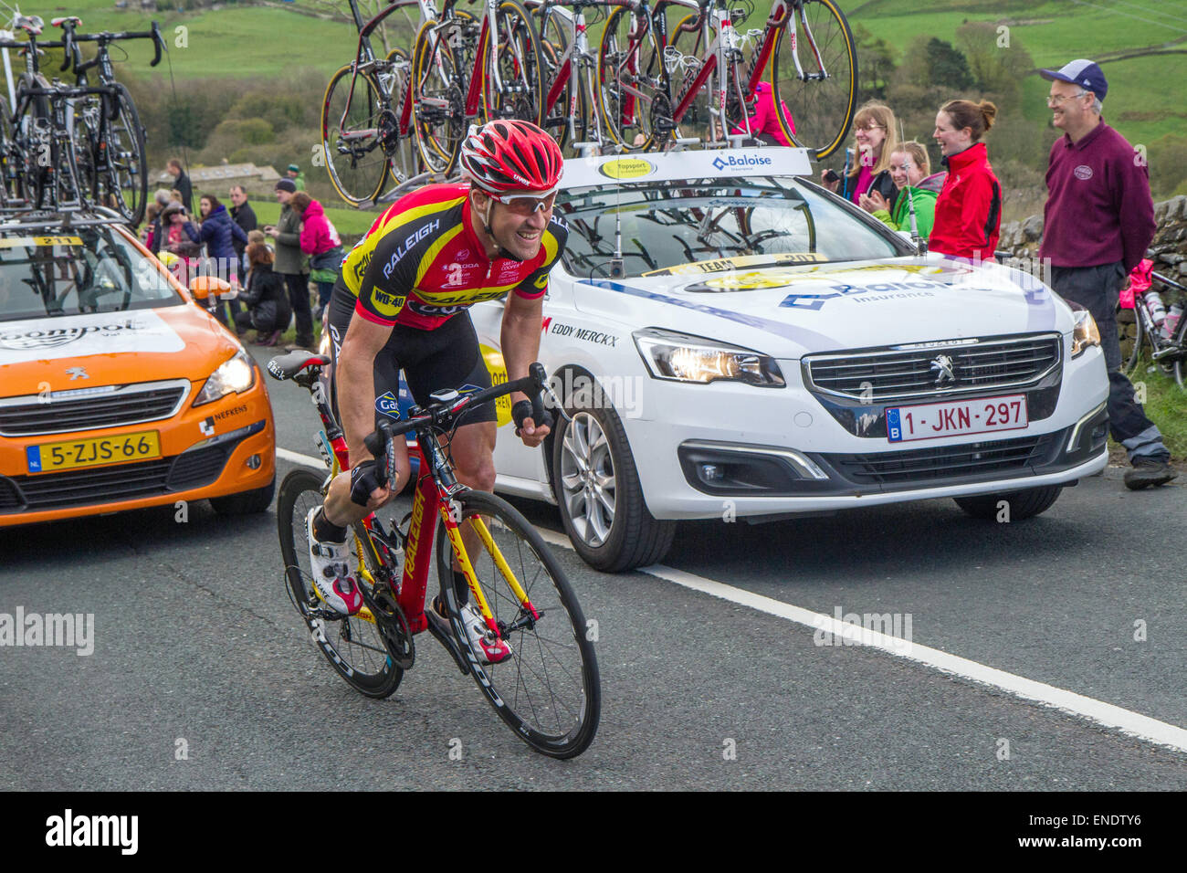 Ian Wilkinson of Team Raleigh GAC tackles the Cote de Goose Eye climb near Keighley in the 2015 Tour de Yorkshire cycle race Stock Photo