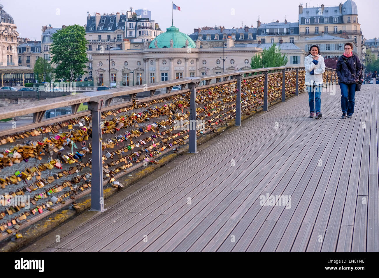 France Paris Love padlocks on the Pont des Arts, Paris Stock Photo Alamy