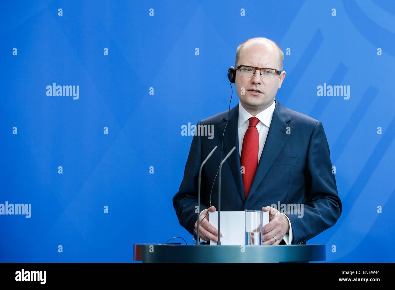 Berlin, Germany. 04th May, 2015. Czech prime minister Sobotka and the German Chancellor Angela Merkel during a joint press conference at the German Chancellery in Berlin, Germany on Mai 04, 2015. / Picture: Bohuslav Sobotka, Prime Minister of the Czech Republic, speaks aside Merkel during joint press conference in Berlin. Credit: Reynaldo Chaib Paganelli/Alamy Live News Stock Photo