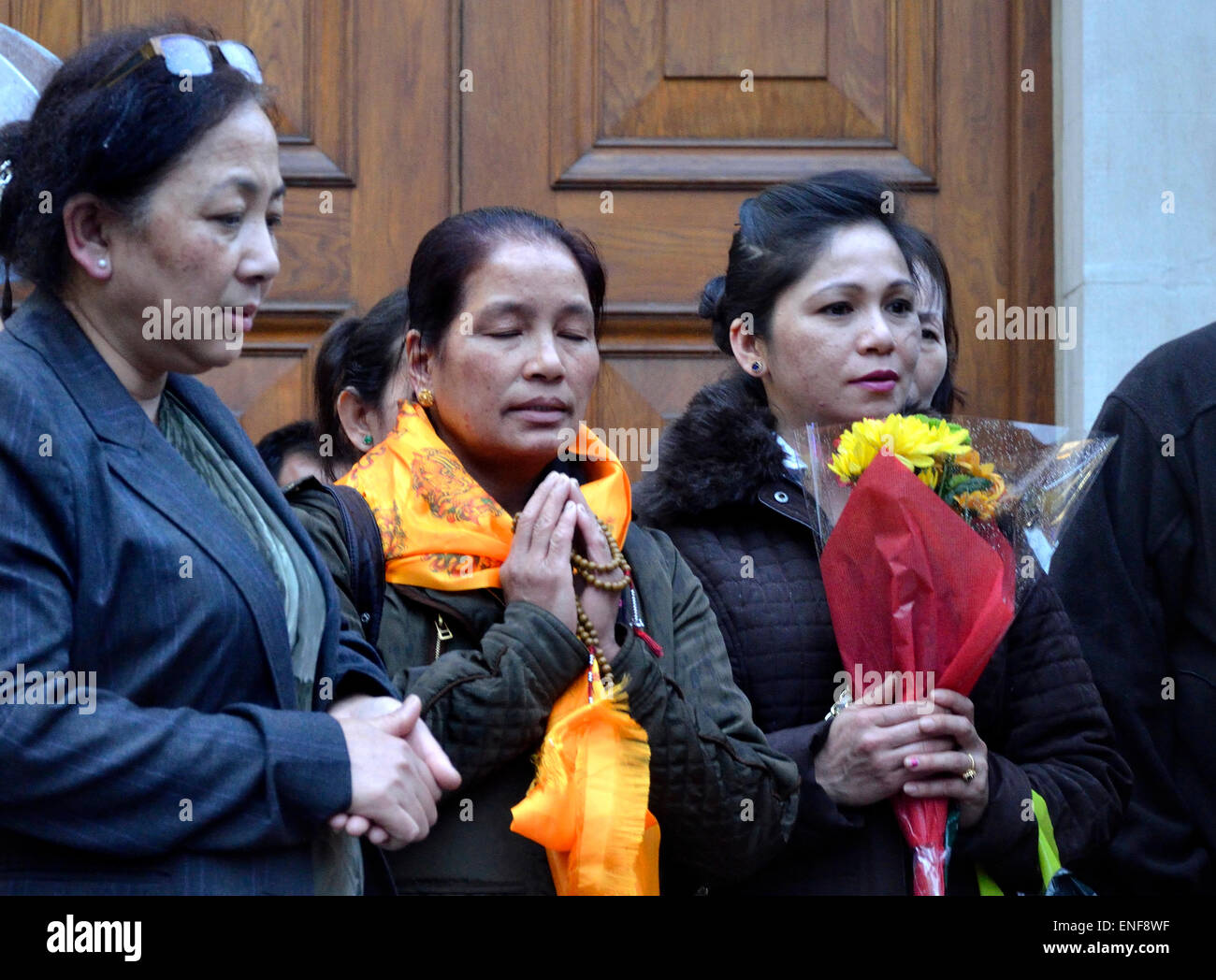 Maidstone, Kent, UK. 4th May, 2015. Nepali Earthquake Aid Evening Vigil. Despite rain, hundreds of people turn out in the centre of Maidstone, home to the Queen's Gurkha Engineers, to raise money and awareness for the disaster in Nepal Credit:  PjrNews/Alamy Live News Stock Photo