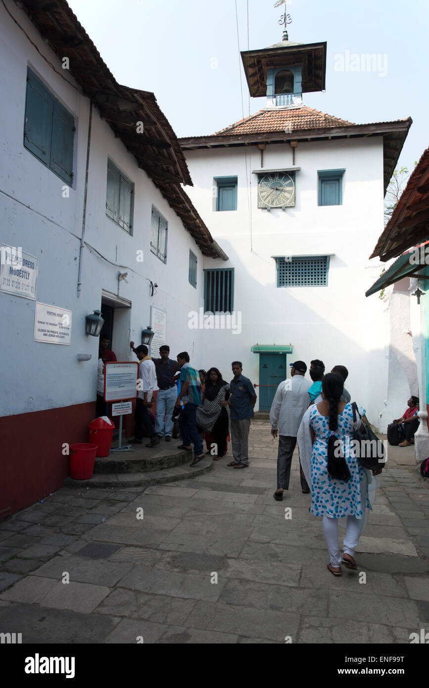 Visitors at the main entrance to the Paradesi Synagogue at Fort Cochin, Kochi, Kerala, India.   It s the oldest active synagogue Stock Photo